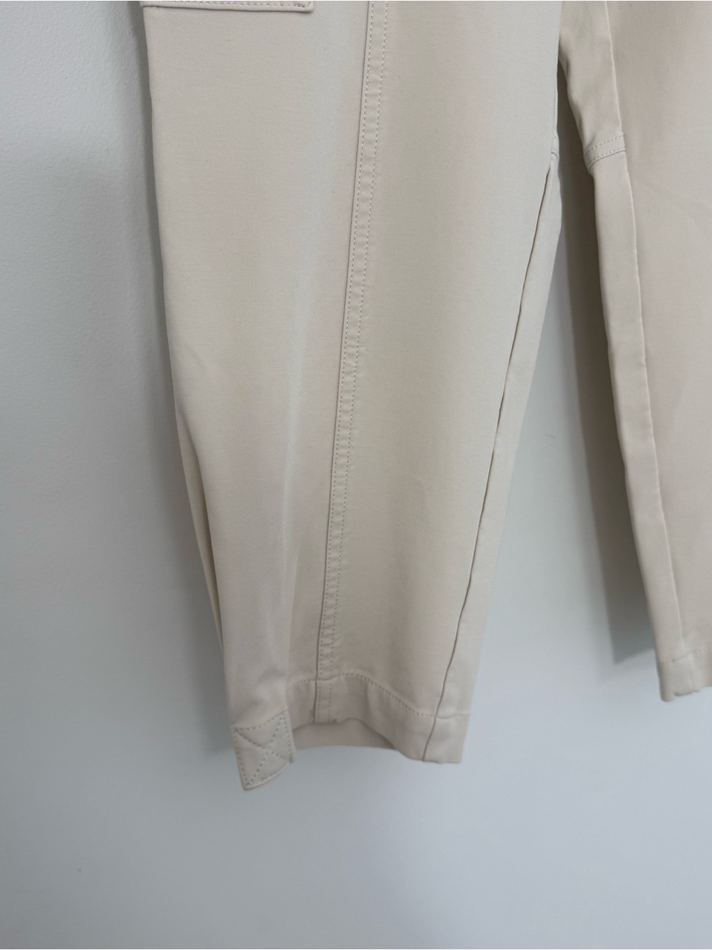 Banana Republic Cream High Waist Tapered Cargo Pants Sz 16 Jersey Knit Travel - Picture 7 of 14